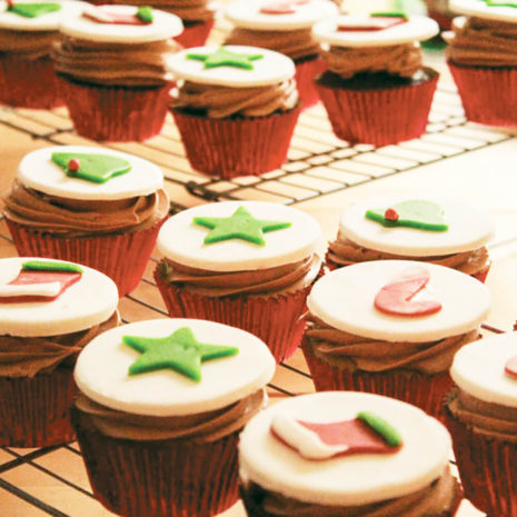 Decorated Christmas cupcakes